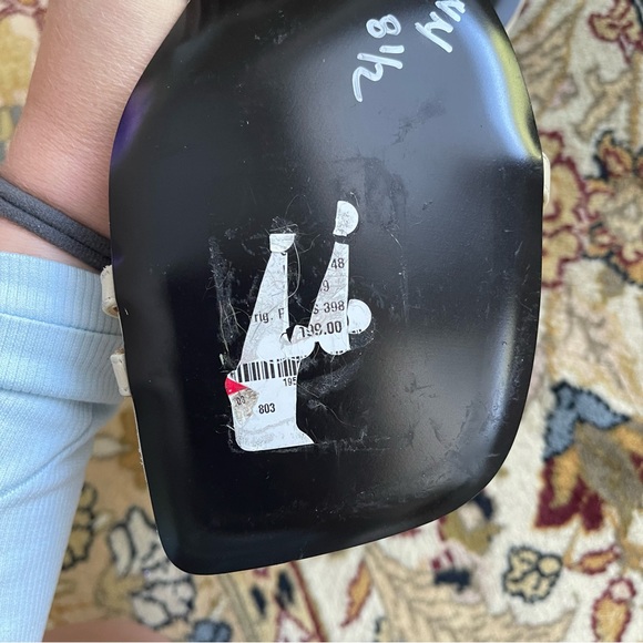 Frame Shoes Cream with black sole and gold hardware - Picture 5 of 11